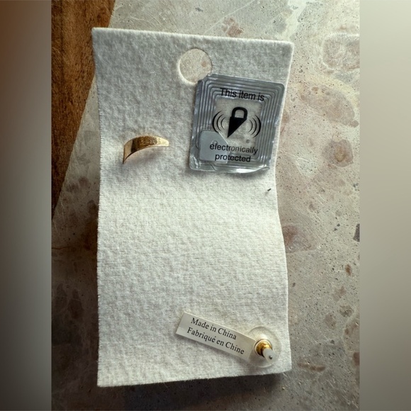 Free People Gold Tone Shell Flower Ear Party - Picture 4 of 4